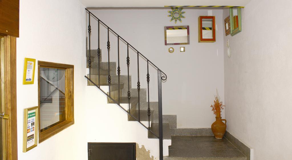 Apartamentos Puenteviejo 阿雷纳斯德圣佩德罗 外观 照片